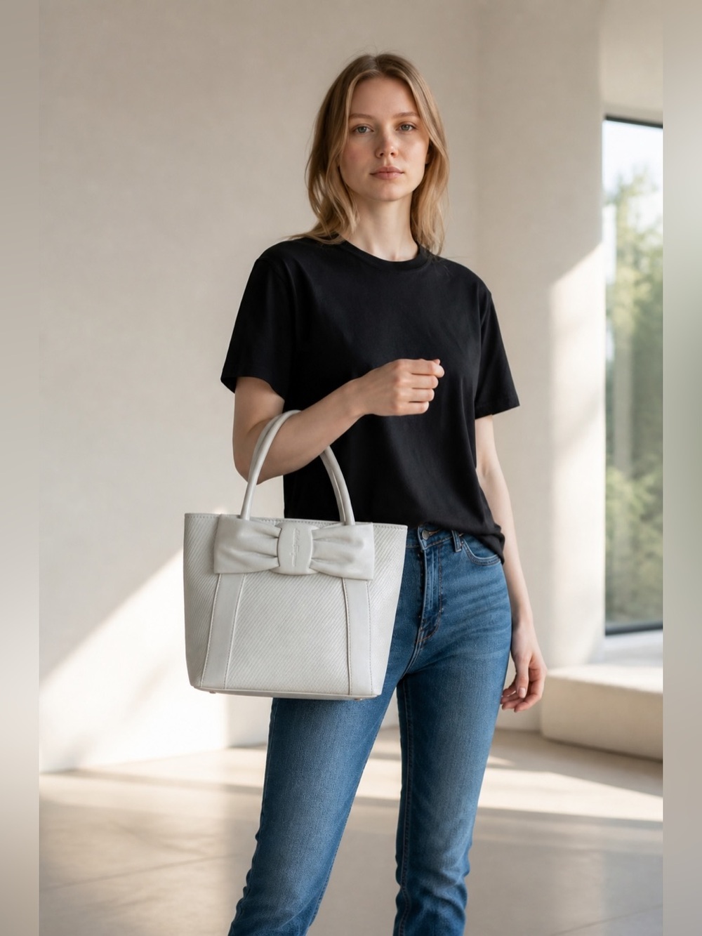 Salvatore Ferragamo White Bow Tote